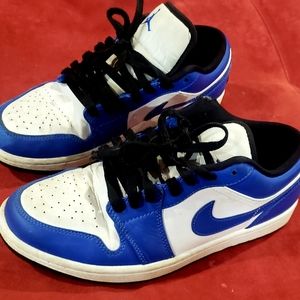 NIKE AIR JORDAN LOW TOP